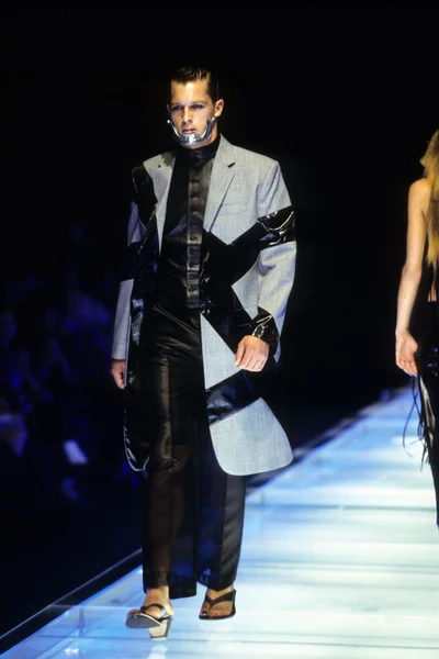 Look 29